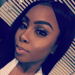 Meet your Posher, Kaila